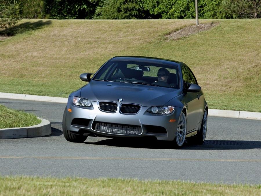  BMW M3 Coupe Frozen Gray Edition 2011 года  (фото 12 из 13)